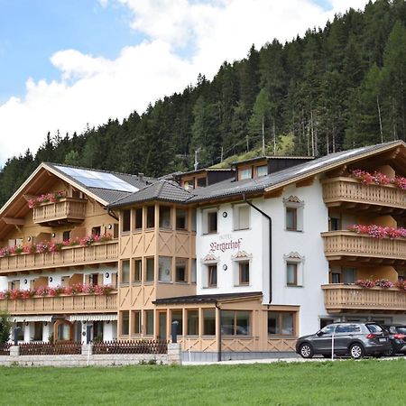 Almhotel Bergerhof Sarentino Exterior photo