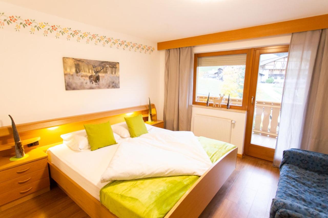 Almhotel Bergerhof Sarentino Exterior photo